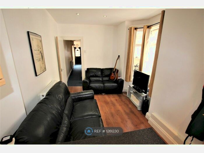 5 Bedroom Terraced House To Rent In Fawcett Road, Southsea PO4