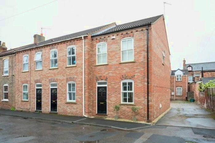 3 Bedroom End Of Terrace House To Rent In Chaucer Street, York, YO10