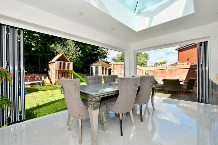 4 Bedroom Detached House For Sale In Riggall Court, Cuxton, Rochester, Kent, ME2
