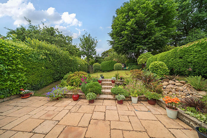 4 Bedroom Detached Bungalow For Sale In Waverley Road, Farnborough, GU14