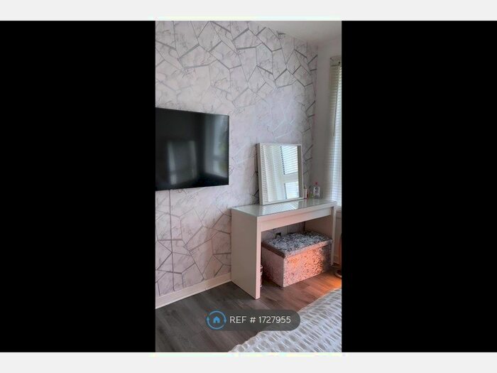 2 Bedroom Flat To Rent In Bangorshill Street, Thornliebank, Glasgow, G46