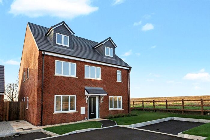 4 Bedroom Detached House For Sale In Roxton Road, Great Barford, MK44