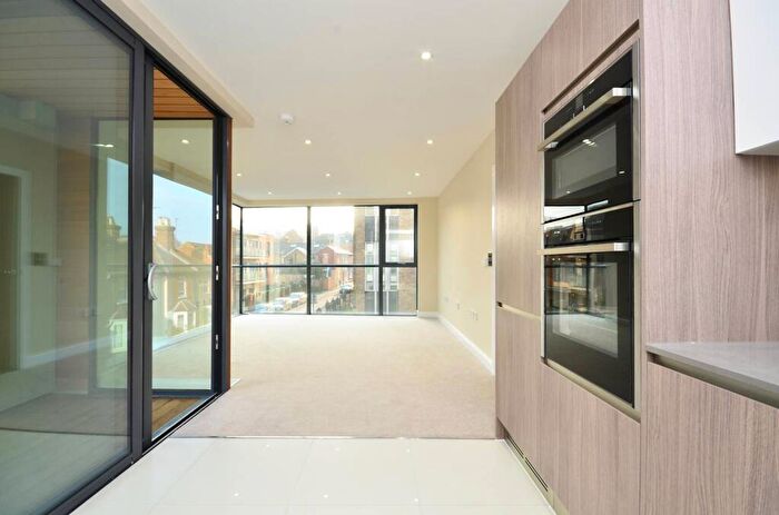 2 Bedroom Flat To Rent In Leapale Lane, Guildford, GU1