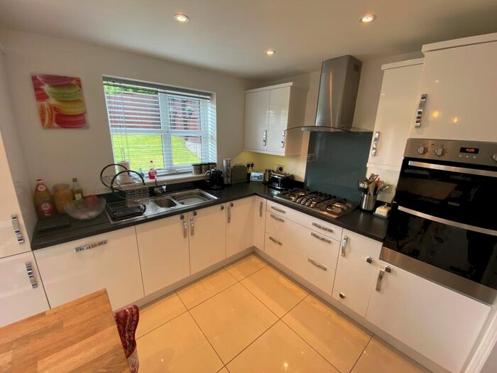 4 Bedroom Detached House To Rent In Steeple Grange, Spital, Chesterfield, S41