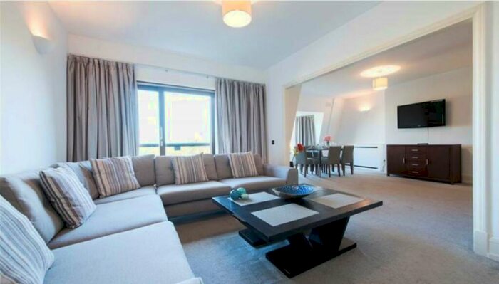 4 Bedroom Apartment To Rent In Penthouse A, Strathmore Court, Park Road, London, NW8