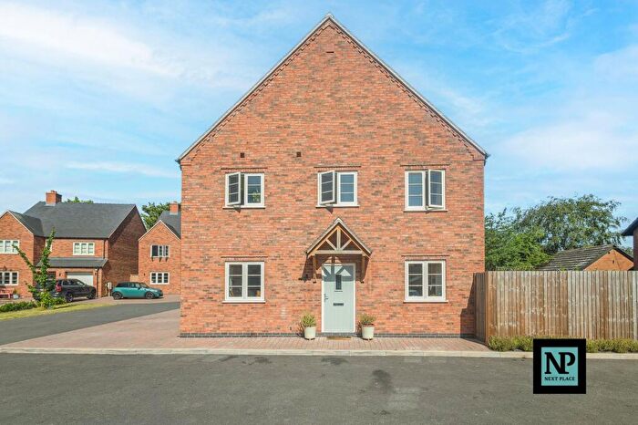 3 Bedroom Semi-Detached House For Sale In Elizabeth Grove, Elford, B79