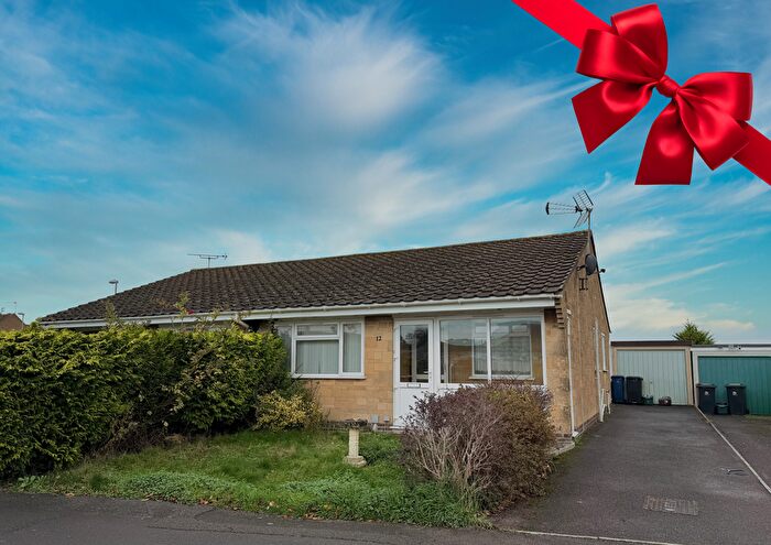 2 Bedroom Semi Detached Bungalow For Sale In Bourne Way, Gillingham, SP8