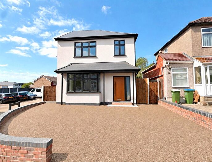 4 Bedroom Detached House For Sale In Boundary Road, Sidcup, DA15