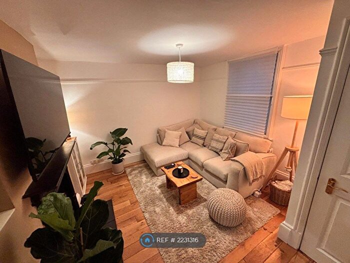 2 Bedroom Terraced House To Rent In Wood Street, Barnet, EN5