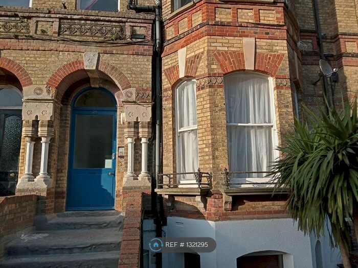 2 Bedroom Flat To Rent In Westbourne Gardens, Folkestone, CT20