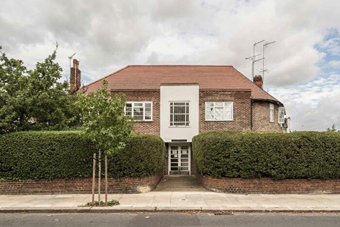 3 Bedroom Flat To Rent In Pitshanger Lane, London, W5