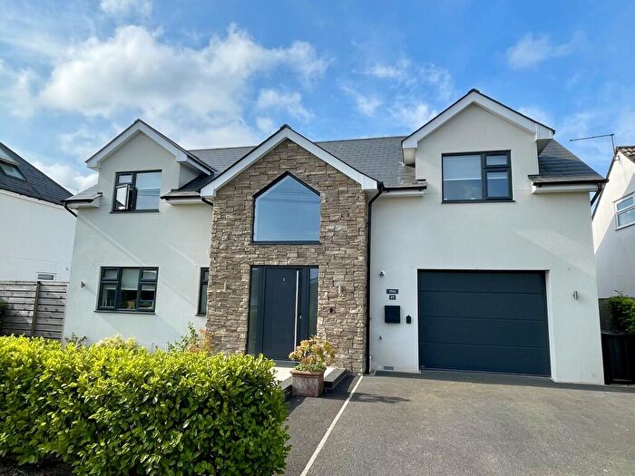 3 Bedroom Detached House For Sale In Corfe View Road, Corfe Mullen, Wimborne, BH21