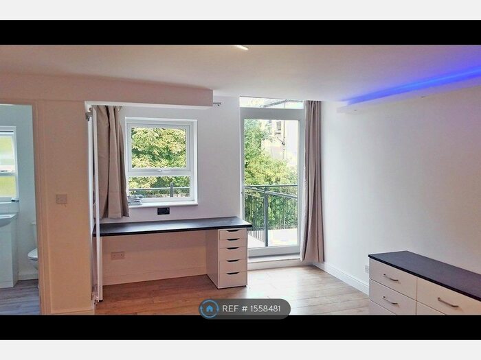 Studio To Rent In Pearson Park Villas, Hull, HU5