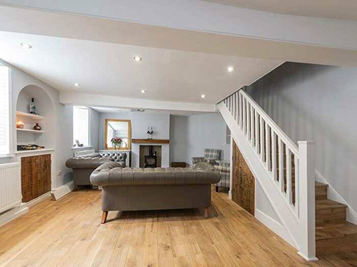 2 Bedroom End Of Terrace House For Sale In Hound Street, Sherborne, DT9