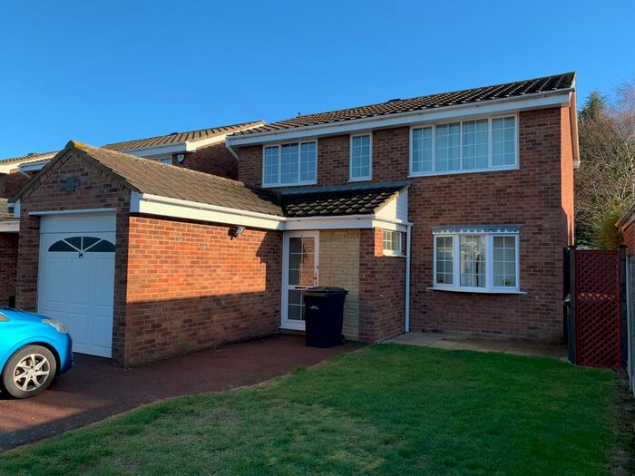 4 Bedroom Detached House To Rent In Clovelly Way, Bedford, MK40