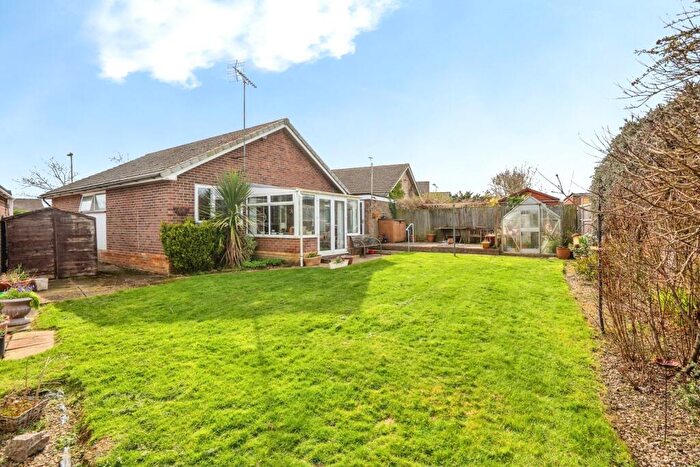 2 Bedroom Bungalow For Sale In Mapletree Avenue, Waterlooville, Hampshire, PO8