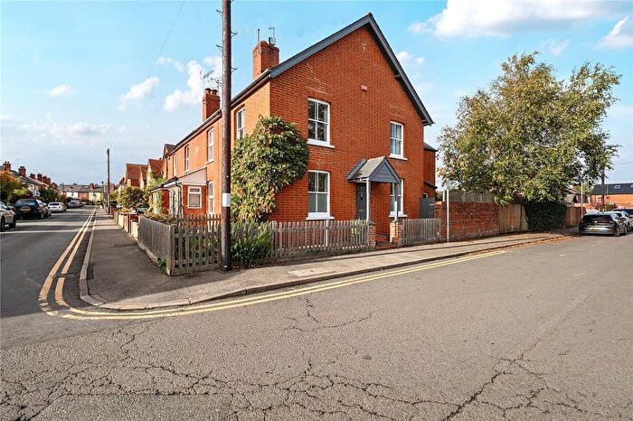 2 Bedroom End Of Terrace House For Sale In Seaford Road, Wokingham, Berkshire, RG40