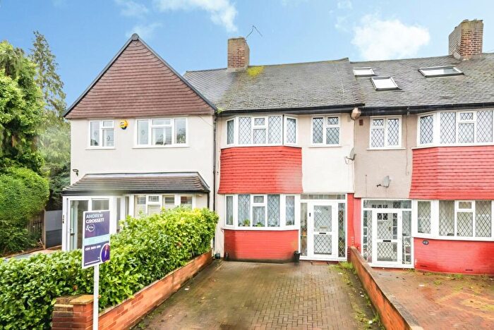 3 Bedroom Terraced House For Sale In Longhill Road, London, SE6