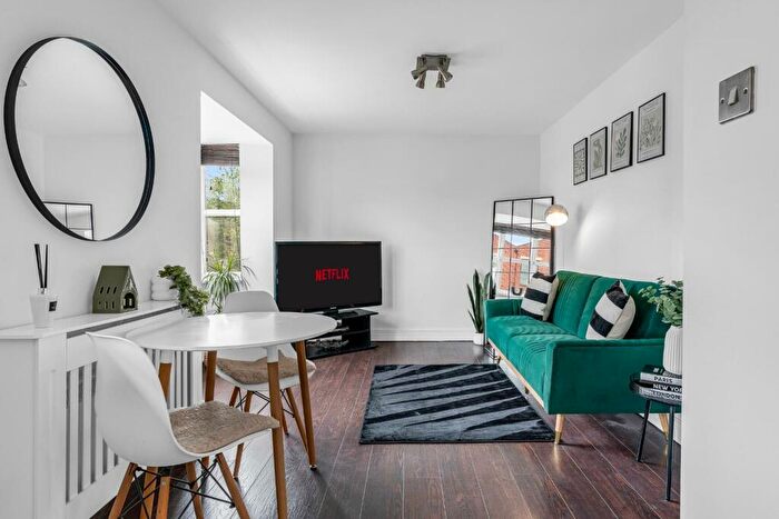 1 Bedroom Apartment For Sale In Tamworth Road, Hertford, SG13