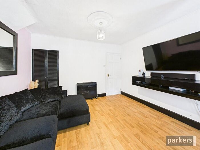 2 Bedroom Terraced House For Sale In George Street, Caversham, Reading, Berkshire, RG4