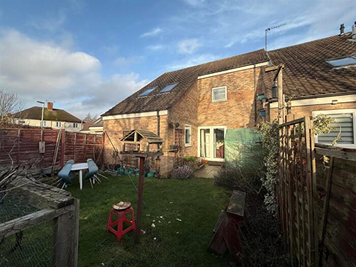 3 Bedroom End Of Terrace House For Sale In Strawmead, Hatfield, AL10