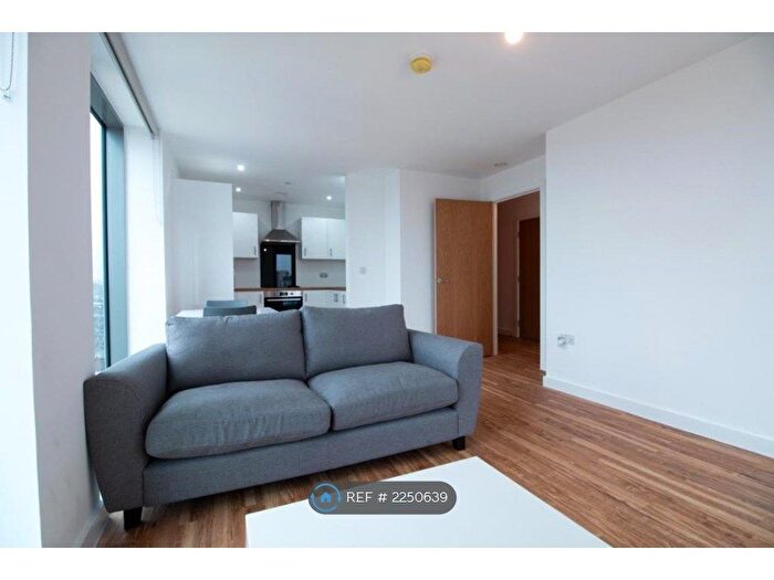 2 Bedroom Flat To Rent In Michigan Point Tower B, Salford, M50