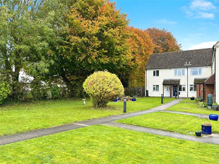 2 Bedroom Apartment For Sale In Weirside Court, Edington, BA13