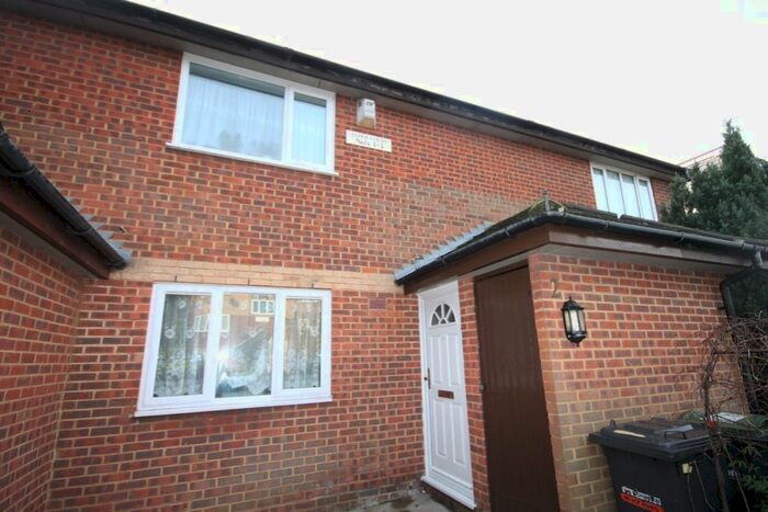 1 Bedroom Flat To Rent In Alder Crescent, Luton, LU3