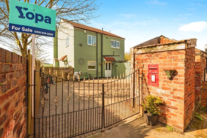 3 Bedroom Detached House For Sale In Carnley Street, West Melton, Rotherham, S63