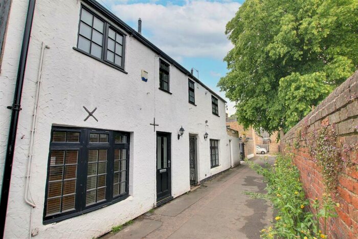 2 Bedroom Terraced House To Rent In Chapel Court, St. Ives, PE27