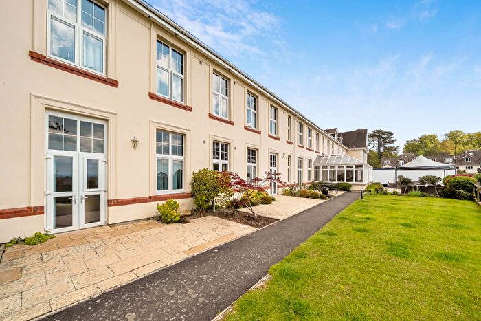 2 Bedroom Flat To Rent In Wildwood Court, Cedars Village, Rickmansworth, WD3