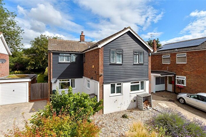 4 Bedroom Link Detached House For Sale In Bankfields, Headcorn, Ashford, Kent, TN27