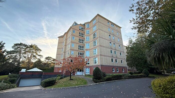 Apartment To Rent In The Avenue, Poole, BH13