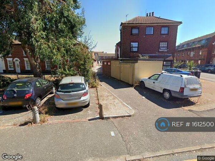 3 Bedroom Semi-Detached House To Rent In Swirles Buildings, Great Yarmouth, NR30