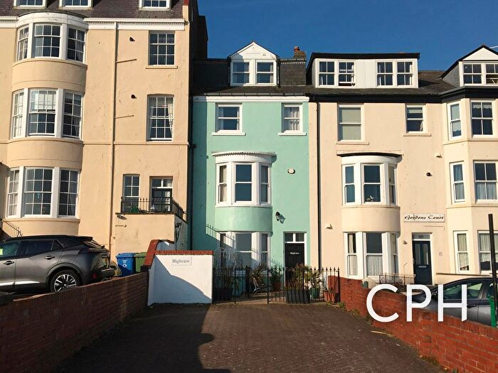 6 Bedroom Property For Sale In Queens Parade, Scarborough, YO12