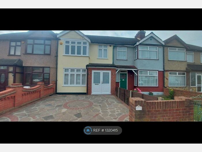 3 Bedroom Terraced House To Rent In Rothbury Avenue, Rainham RM13
