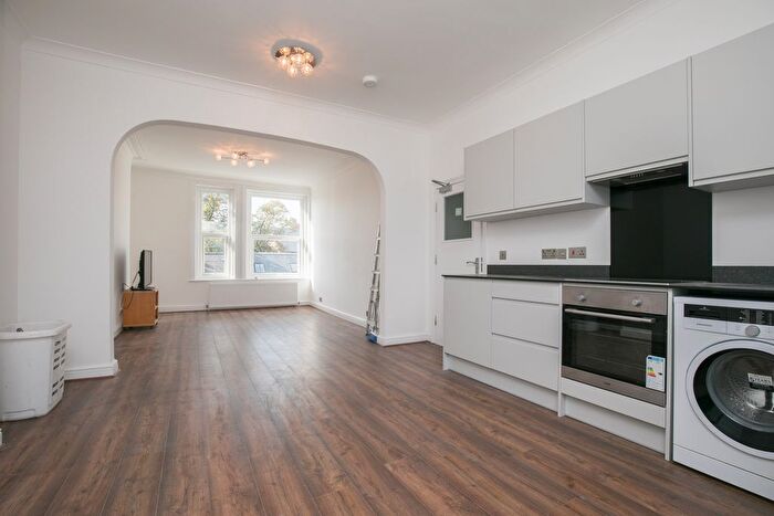 4 Bedroom Flat To Rent In Wimbledon Village, Wimbledon, SW19