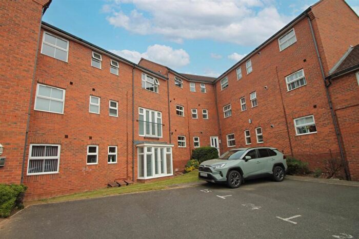 2 Bedroom Apartment For Sale In Smalman Close, Stourbridge, DY8