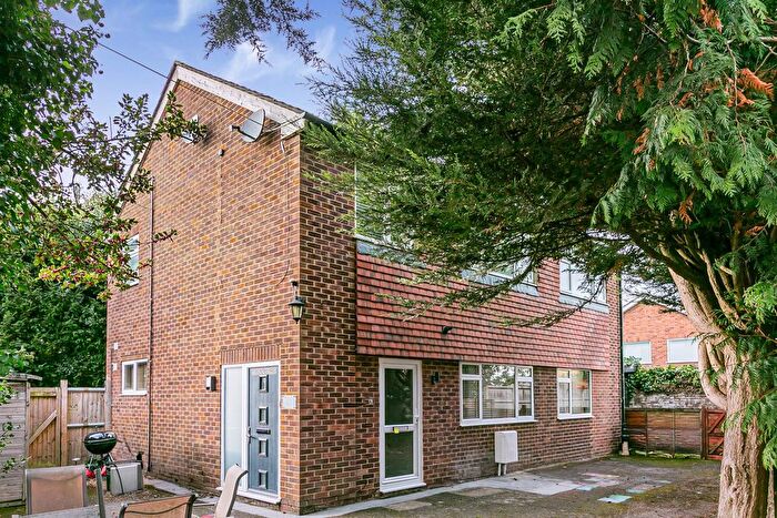2 Bedroom Maisonette For Sale In Thames Street, Sunbury-On-Thames, Surrey, TW16