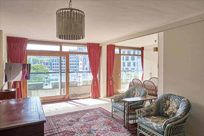 1 Bedroom Apartment For Sale In Thomas More House, Barbican, EC2Y