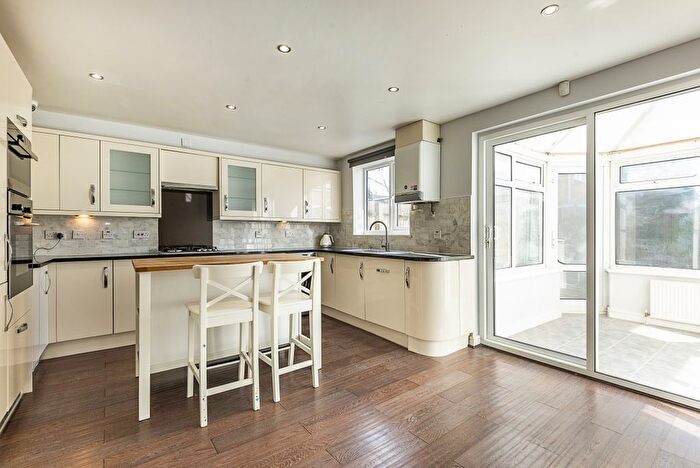 5 Bedroom Town House To Rent In Livesey Close, Kingston Upon Thames, KT1