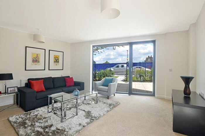 2 Bedroom Apartment To Rent In Chrisp Street, E14