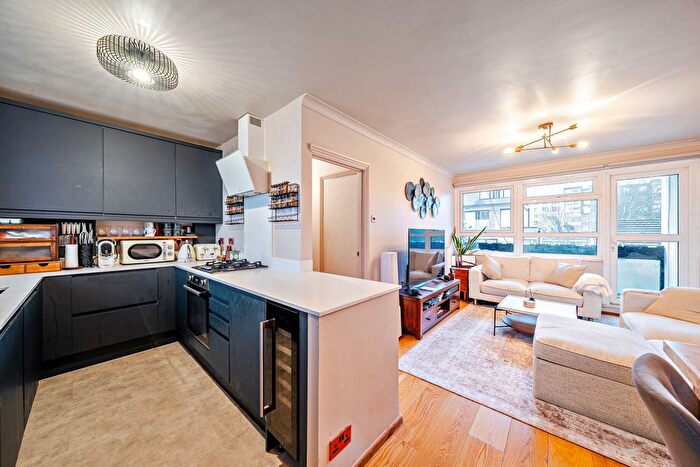 2 Bedroom Flat For Sale In St. Matthew's Road, London, SW2