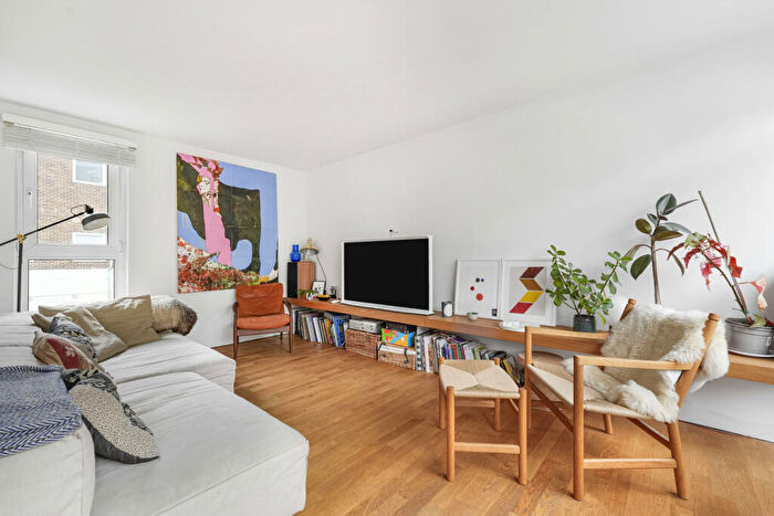 2 Bedroom Flat To Rent In Falcon Court, City Garden Row, N1