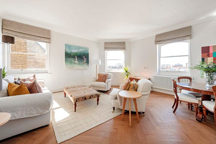 2 Bedroom Flat For Sale In Cadogan Square, Knightsbridge, SW1X