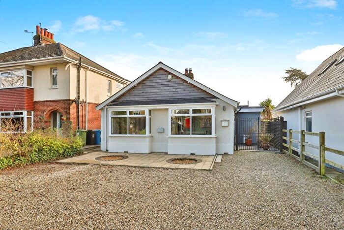 3 Bedroom Bungalow For Sale In Lake Road, Poole, Dorset, BH15