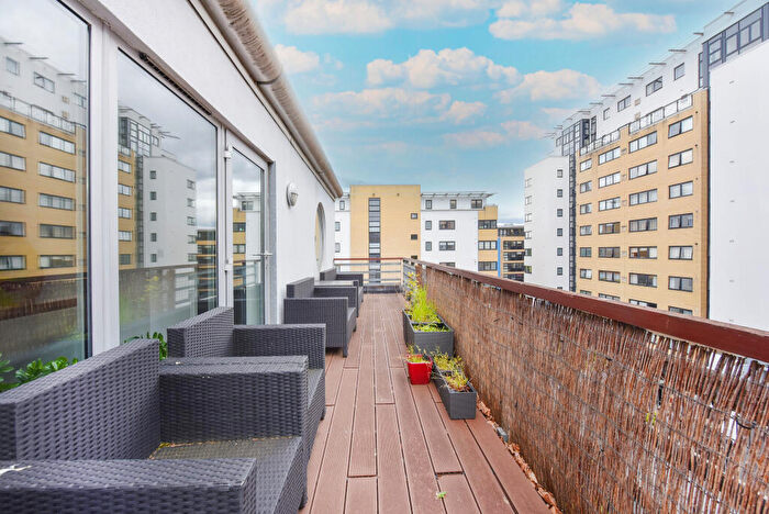 3 Bedroom Flat For Sale In Hutchings Wharf, E14