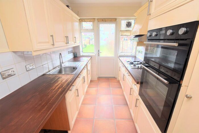 3 Bedroom Terraced House To Rent In Norwood Avenue, Romford, RM7
