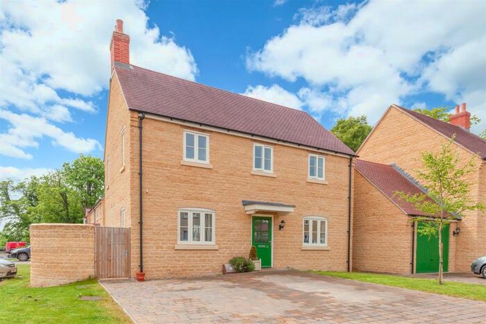 3 Bedroom Detached House For Sale In Marriott Close, Wootton, Woodstock, OX20