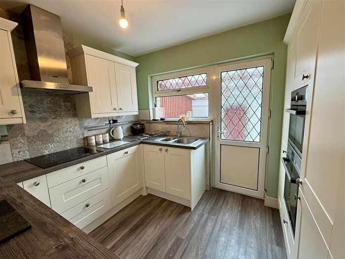 3 Bedroom Terraced House For Sale In Thomas Avenue, Ponthenry, Llanelli, SA15